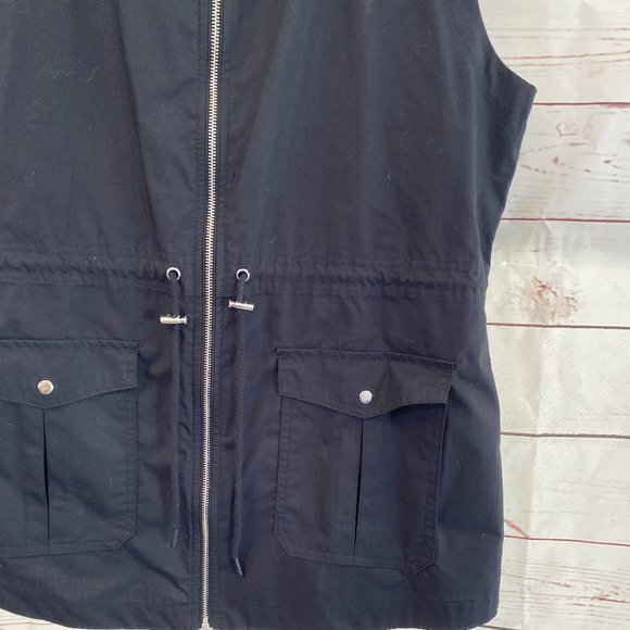 SOLD Howard Hanna Hooded Black Sleeveless Vest NWOT - Picture 9 of 9